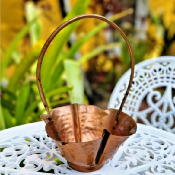 Vintage Coppersmith Treasures Of Time Hand Hammered Copper Basket 9”x13”. - Picture 7 of 9